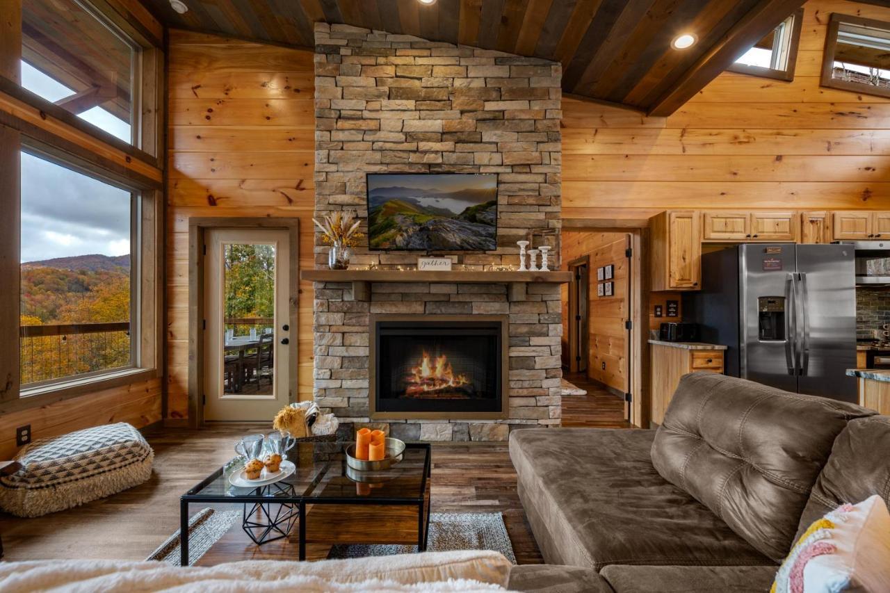 The Overlook - '21 Cabin - Gorgeous Unobstructed Views - Fire Pit Table - Gamerm - Hottub - Xbox - Lots Of Bears Гетлинбург Екстериор снимка